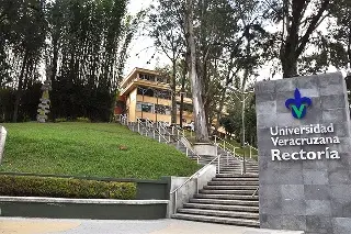 Imagen Universidad Veracruzana analiza otorgar prórroga a Martín Aguilar como rector