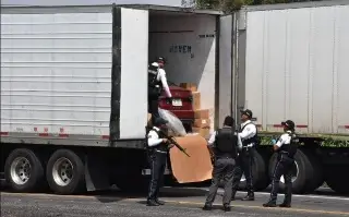 Imagen Recuperan tráiler robado cargado con vehículos en Orizaba; hay un detenido