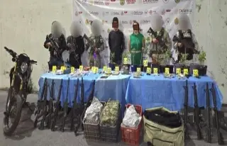 Imagen Detienen a pareja con drogas, armamento y motocicleta en Ixtaczoquitlán