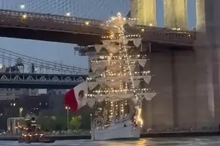 Imagen Buque Cuauhtémoc pasa a reparación tras choque en Nueva York: Semar 