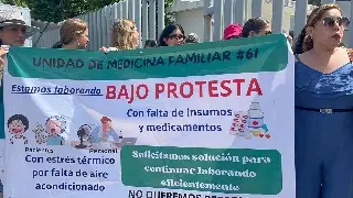 Imagen Trabajadores del IMSS de Veracruz realizan protesta por falta de aire acondicionado 