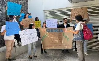 Imagen Estudiantes del Instituto de Investigaciones Cerebrales de la UV exigen becas a Rectoría