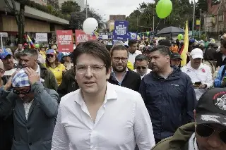 Imagen Hermana de político colombiano baleado pide 'un milagro' para salvar su vida