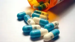 Imagen Conoce los riesgos de consumir medicamentos para bajar de peso rápido