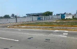 Imagen ¿Hay paso contínuo frente a la planta de tratamiento de aguas residuales?