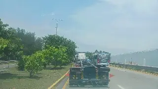 Imagen Reportan largas filas en aduana de Veracruz