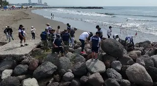 Imagen Así realizó limpieza Semar en playa de Boca del Río; esta cantidad de basura recolectaron