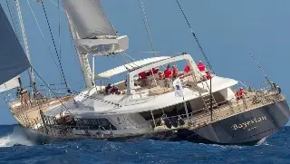 Imagen Preparan recuperación del yate “Bayesian” donde murió el magnate tecnológico Mike Lynch y su hija 