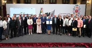 Imagen Claudia Sheinbaum y productores firman acuerdo para que no suba el precio del kilo de tortilla