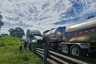 Imagen Dos accidentes provocan el cierre de la autopista Córdoba-Veracruz