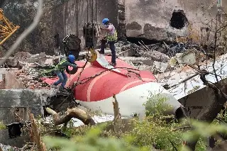 Imagen Hallan la grabadora de voces de la cabina del avión siniestrado en la India