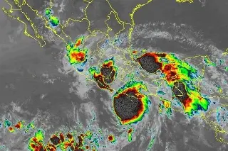Imagen Huracán Erick sube a categoría 4 antes de tocar tierra: Centro Nacional de Huracanes
