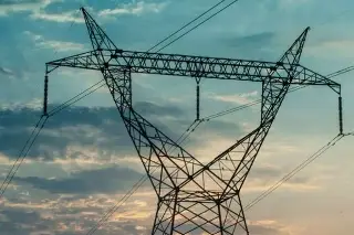 Imagen ¿Sabes qué te puede pasar si te acercas o subes a una torre de alta tensión de CFE?