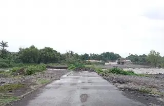 Imagen Obstruido paso en vado de Santa Rosa, en Actopan