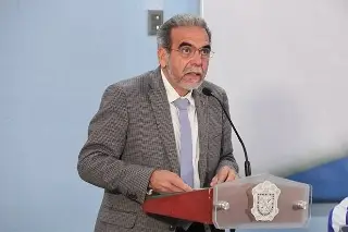 Imagen Junta de Gobierno de la UV aprueba prórroga para que siga rector Martín Aguilar 4 años más