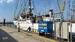 Imagen Trasladan al buque Cuauhtémoc a otro astillero para su reparación 