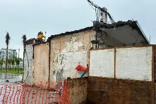 Imagen Demuelen más locales del antiguo mercado de artesanías de Veracruz