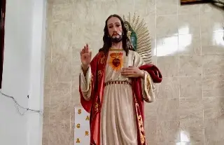 Imagen Realizarán imagen del Sagrado Corazón de Jesús de puros globos