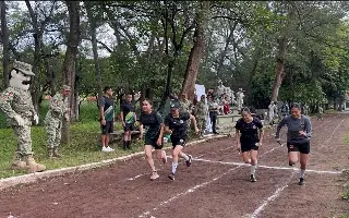 Imagen Realizan encuentro deportivo entre corporaciones de seguridad pública en Veracruz