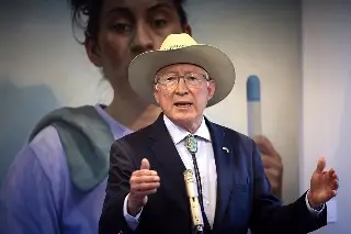 Imagen Ken Salazar califica como 'falta de respeto' el poner a México en lista de países enemigos