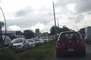 Imagen Por accidente, largas filas en la Tamarindo-Cardel. Precaución