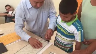 Imagen Viral. Niño acude solo a Registro Civil en Veracruz para registrarse y poder estudiar 