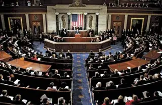 Imagen Senado ajusta plan fiscal de Trump y reduce de 3.5% a 1% el impuesto a remesas