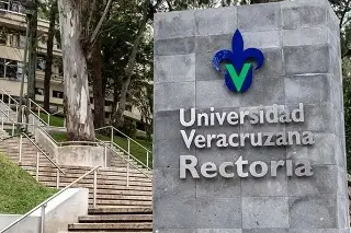 Imagen Jueces federales rechazan amparos contra prórroga del rector de la UV
