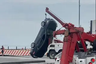 Imagen ¿Qué hacer si caes al agua con todo y auto? Lo que debes y no debes hacer para salvar la vida