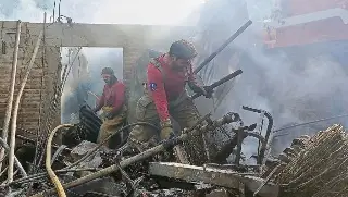 Imagen Se incendia taller de hojalatería en Coatzintla, Veracruz