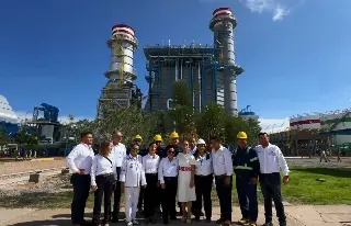 Imagen Inaugura Sheinbaum central de ciclo combinado para la CFE en SLP y anuncia la construcción de 60