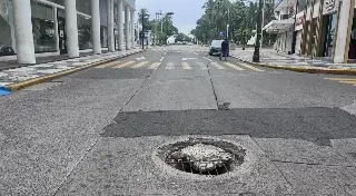 Imagen Registro sin tapa en calles del Centro Histórico de Veracruz 
