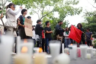 Universitarios exigen la identificación de cuerpos hallados en una fosa en Jalisco 