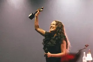 Imagen La veracruzana Natalia Lafourcade recibe premio en España por su trabajo en la musica