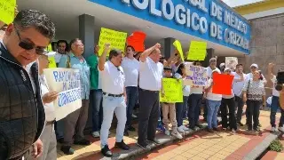 Imagen Trabajadores del Tecnológico de Orizaba realizan protesta; es por esta razón