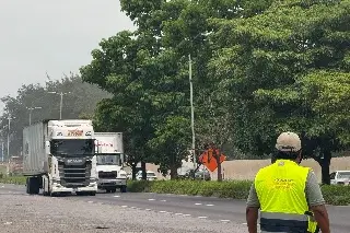 Imagen Se restringirá circulación del Kilómetro 13.5 a autos particulares por obras del distribuidor vial: SICT