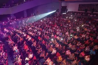 Imagen Así se llevó a cabo el Festival del Bolero en Veracruz; hoy es la ceremonia de clausura 