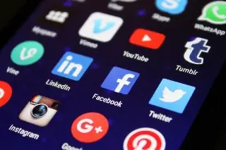 Advierten que el abuso de las redes sociales pueden afectar la salud mental de los menores 