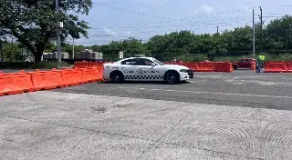 Imagen Trabajadores bloquean la carretera federal Veracruz - Xalapa por atraso en sus pagos entre otras irregularidades