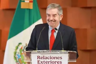 Imagen “Juan Ramón de la Fuente hace un gran trabajo en SRE”: Sheinbaum descarta renuncia 