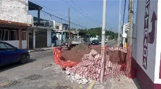 Imagen Cierre parcial de la vialidad en calle José Azueta en el Coyol