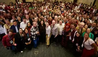 Imagen 'Fuera los Yunes', gritan durante Consejo Nacional de Morena; militantes respaldan comisión 
