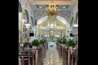 Imagen Se casan en medio de inundación por tifón Wipha (+Video)