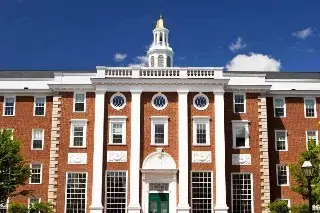 Imagen Universidad de Harvard cede ante Trump: cerrarán oficina de diversidad