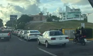 Imagen Tome precauciones, se registra caos vial en zona de la Riviera Veracruzana 