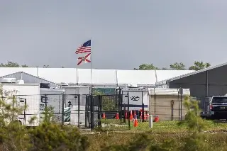 Imagen Vuelos de deportados desde 'Alligator Alcatraz' provocarán una catástrofe: ambientalistas