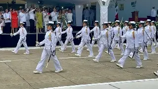 Imagen En graduación de guardiamarinas, recuerdan a cadetes caídos en velero Cuauhtémoc