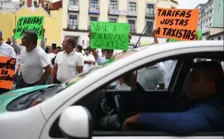 Imagen Secretario de Gobierno de Veracruz se reúne con taxistas por tarifas 