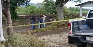 Imagen  Hallan cuerpo encobijado en un terreno en los límites de 2 municipios de Veracruz 