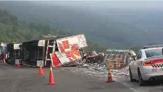 Imagen Cierre por fuerte accidente en autopista que lleva al puerto de Veracruz